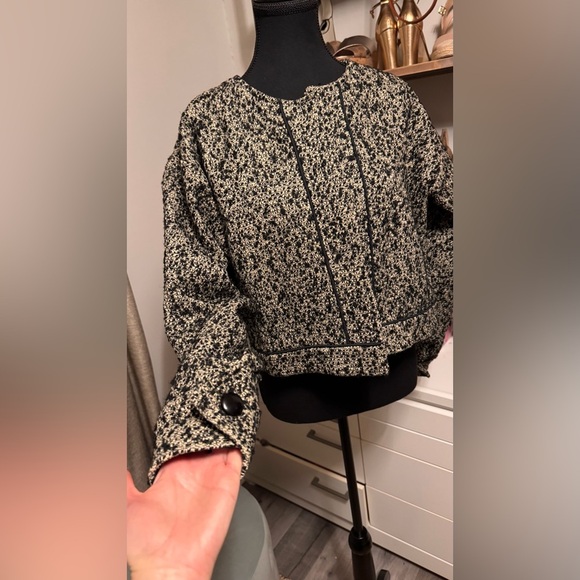 Chic Black and White Textured spring jacket - Picture 3 of 8